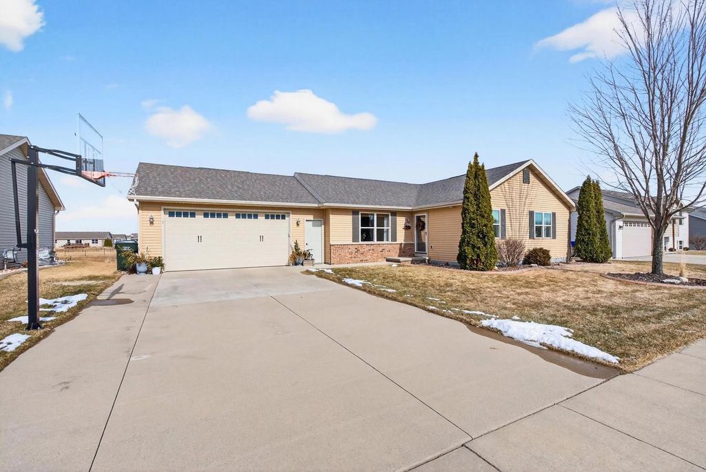 Photo of 1390 Marie DRIVE, Kaukauna, WI 54130 (MLS # 50321719)