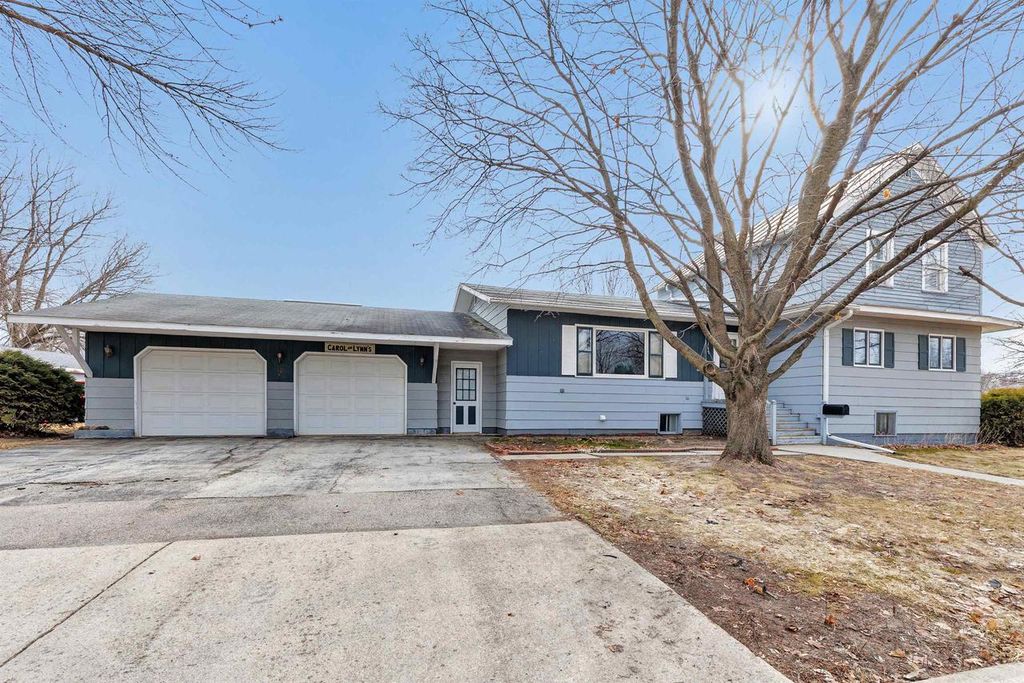 Photo of 147 Messenger AVENUE, Oconto, WI 54153 (MLS # 50322200)