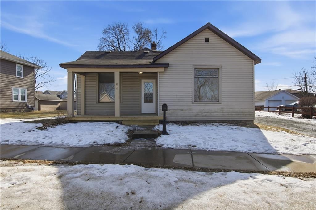 Photo of 817 E Grand AVENUE, Eau Claire, WI 54701 (MLS # 1598637)