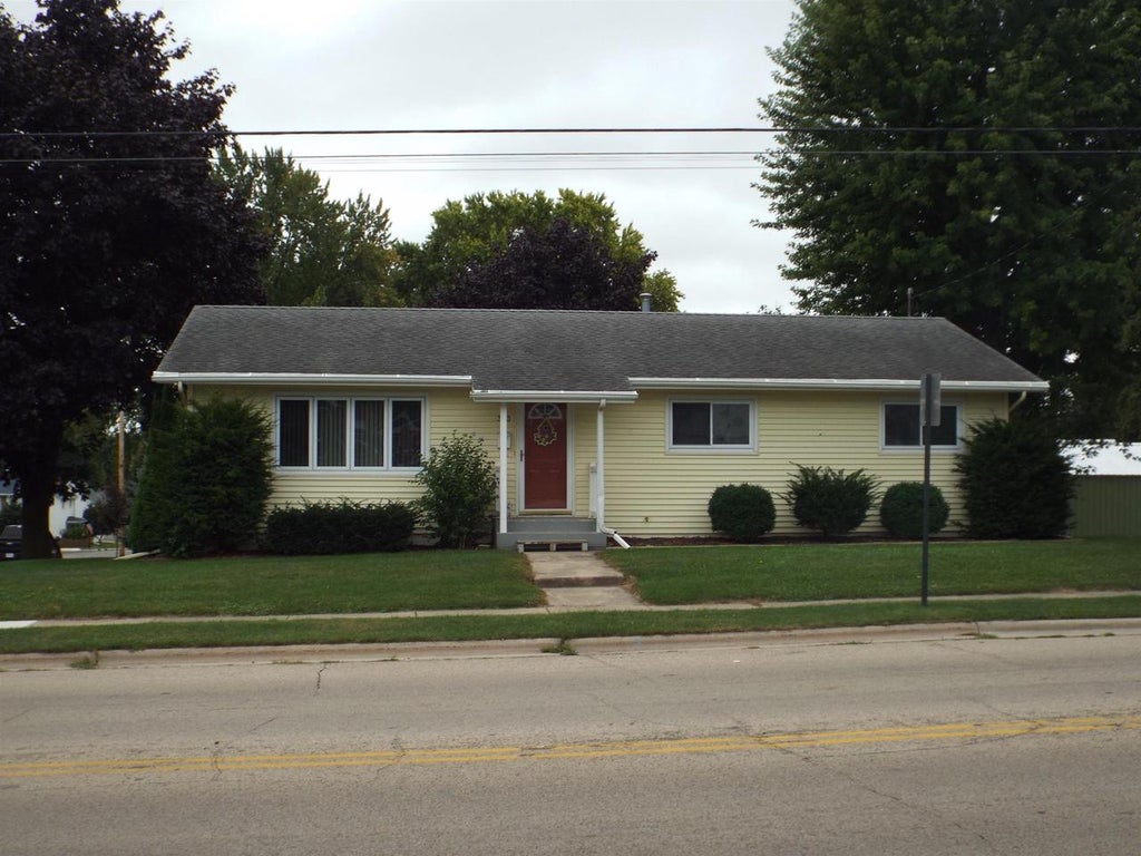 Photo of 303 W Oshkosh STREET, Ripon, WI 54971 (MLS # 2032107)