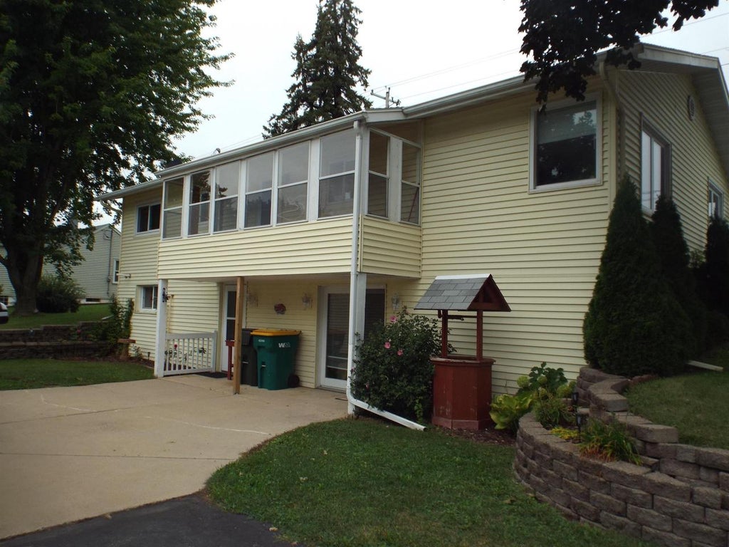 Photo of 303 W Oshkosh STREET, Ripon, WI 54971 (MLS # 2032107)