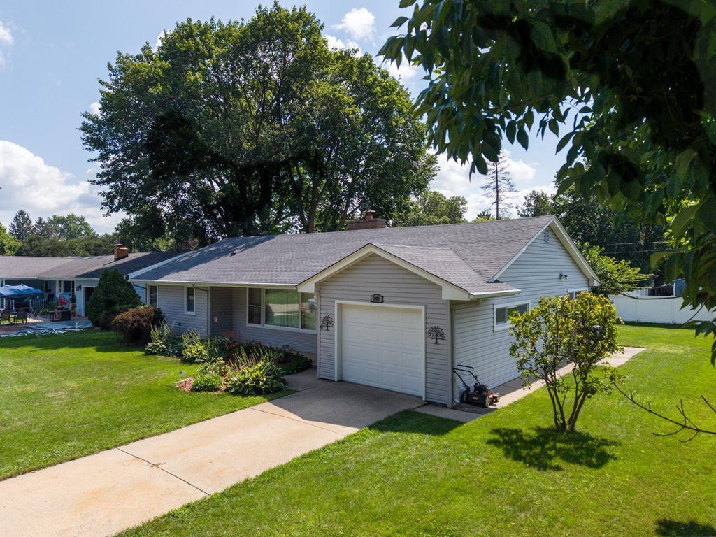 Photo of 2003 Woodruff BOULEVARD, Janesville, WI 53546 (MLS # 2031797)