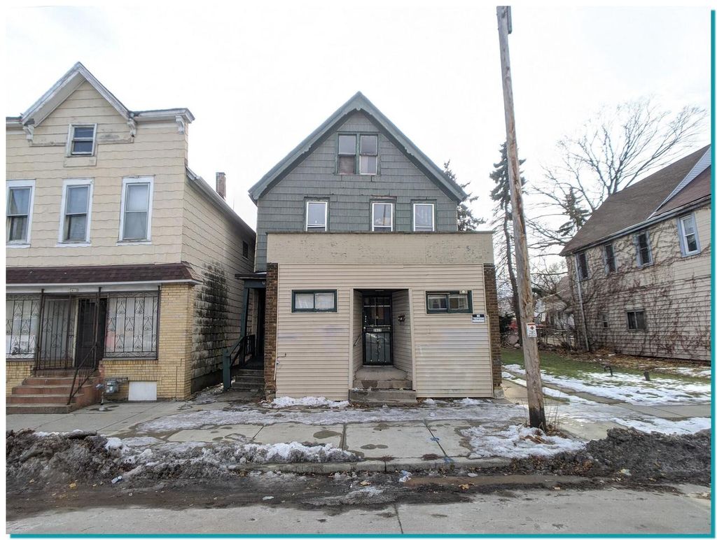 Photo of 2417 W Greenfield AVENUE #2419, Milwaukee, WI 53204 (MLS # 1945609)