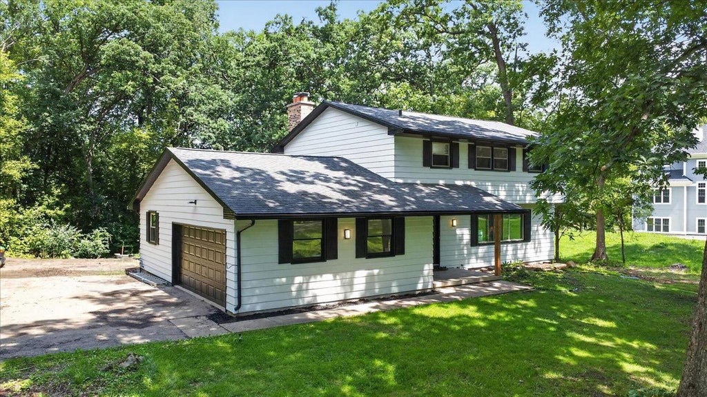 Photo of 2658 Oak Crest CIRCLE, Sun Prairie, WI 53590 (MLS # 2032188)