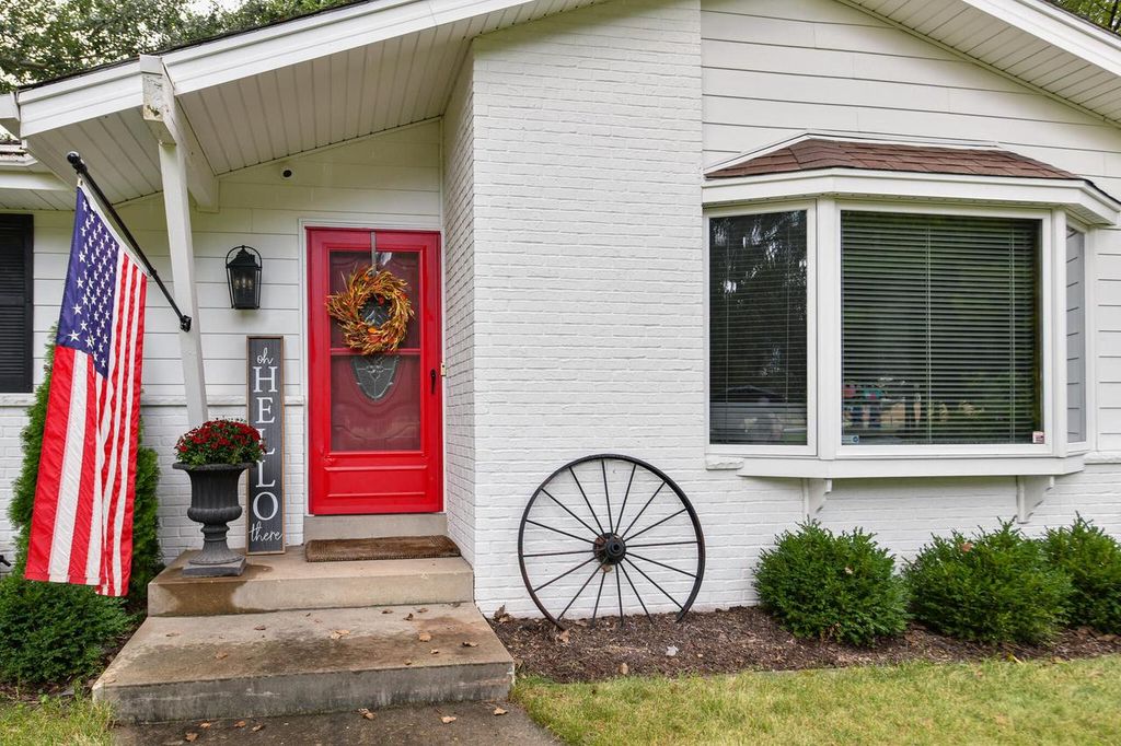 Photo of W220S6805 Crowbar DRIVE, Muskego, WI 53150 (MLS # 1952676)