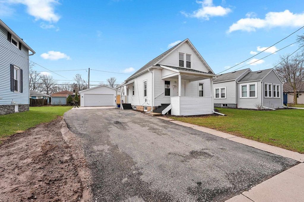 Photo of 727 E Calumet STREET, Appleton, WI 54915 (MLS # 50323681)