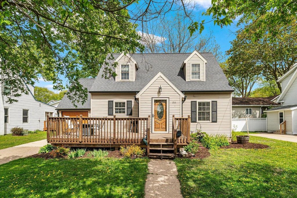 Photo of 211 N Rusk AVENUE, Viroqua, WI 54665 (MLS # 1961447)