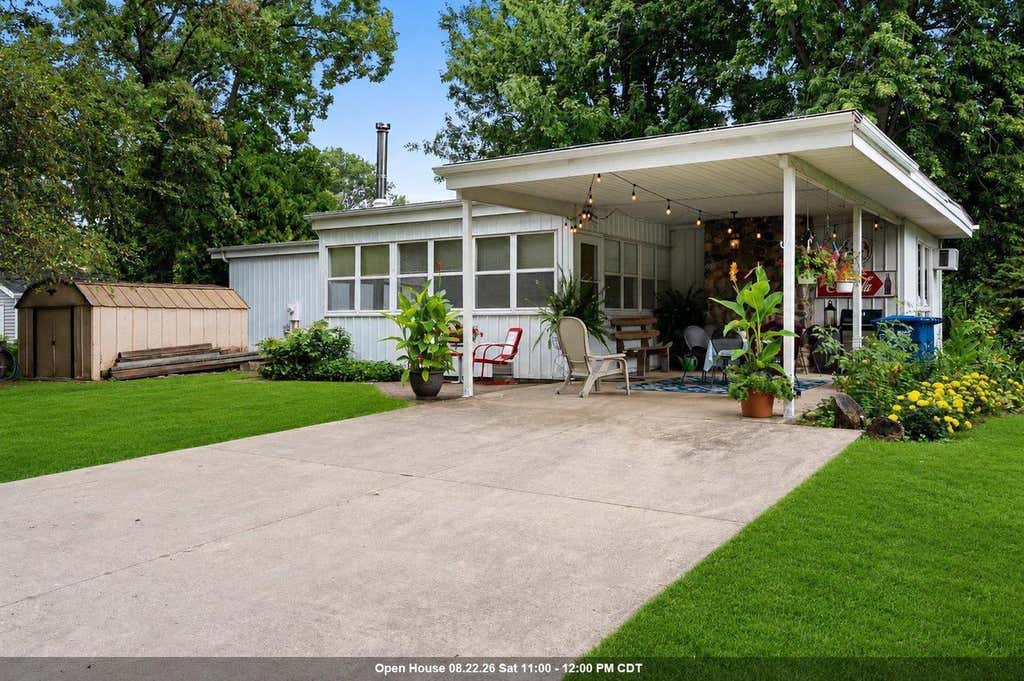 Photo of 2073 S Point Comfort ROAD, Oshkosh, WI 54902 (MLS # 50330304)