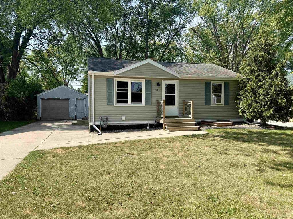 Photo of 521 Cottage Grove AVENUE, Green Bay, WI 54304 (MLS # 50330613)