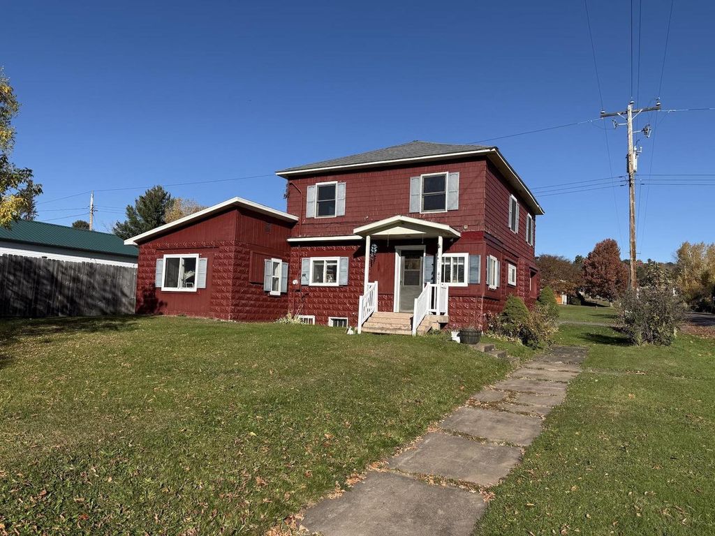 Photo of 401 W 6th STREET, Washburn, WI 54891 (MLS # 6122730)