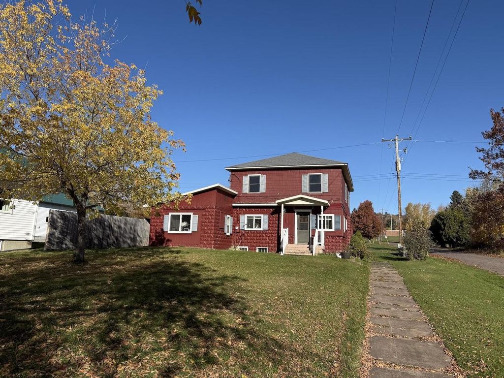 Photo of 401 W 6th STREET, Washburn, WI 54891 (MLS # 6122730)