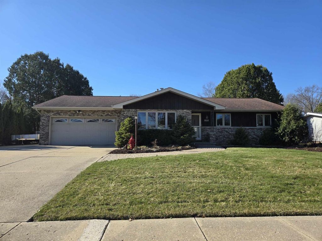 Photo of 7003 Park CIRCLE, Middleton, WI 53562 (MLS # 2020714)
