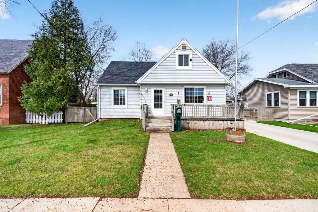 Photo of 1013 Harrison STREET, Neenah, WI 54956 (MLS # 50323941)