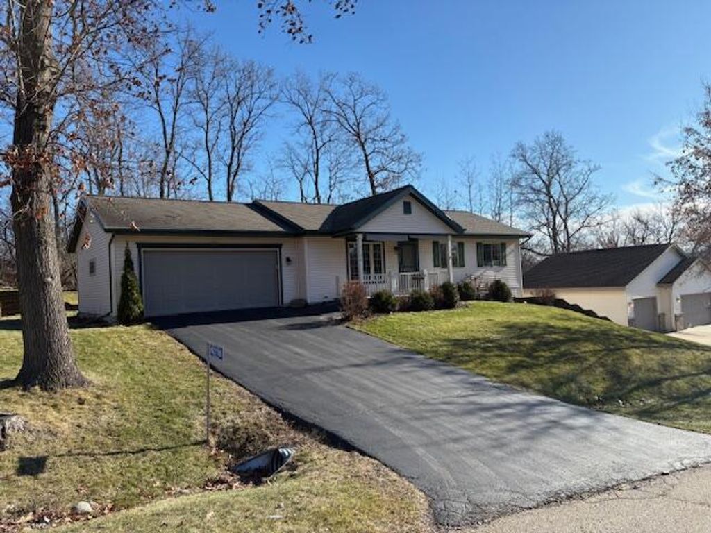 Photo of N3198 Poplar ROAD, Lake Geneva, WI 53147 (MLS # 1947224)