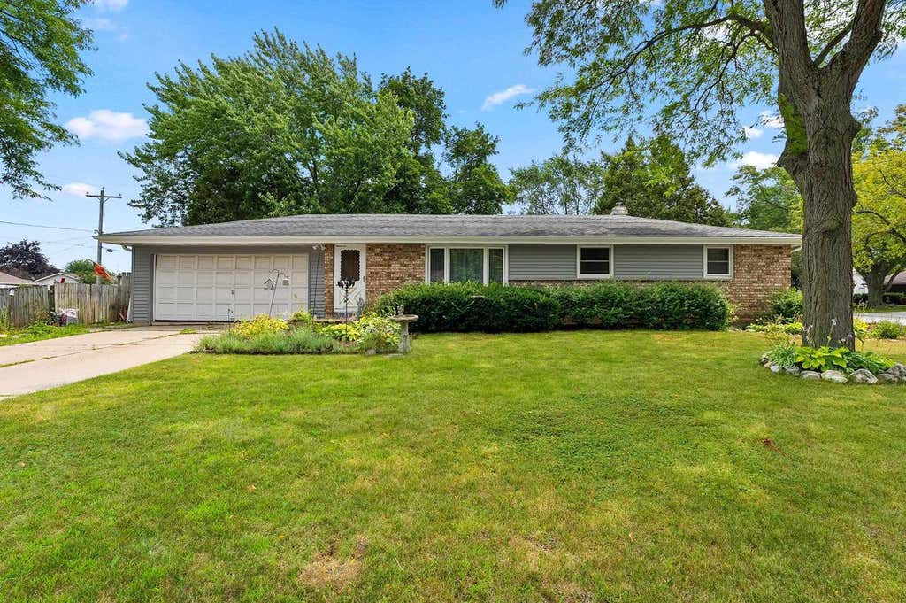Photo of 2661 Clive STREET, Green Bay, WI 54313 (MLS # 50330453)