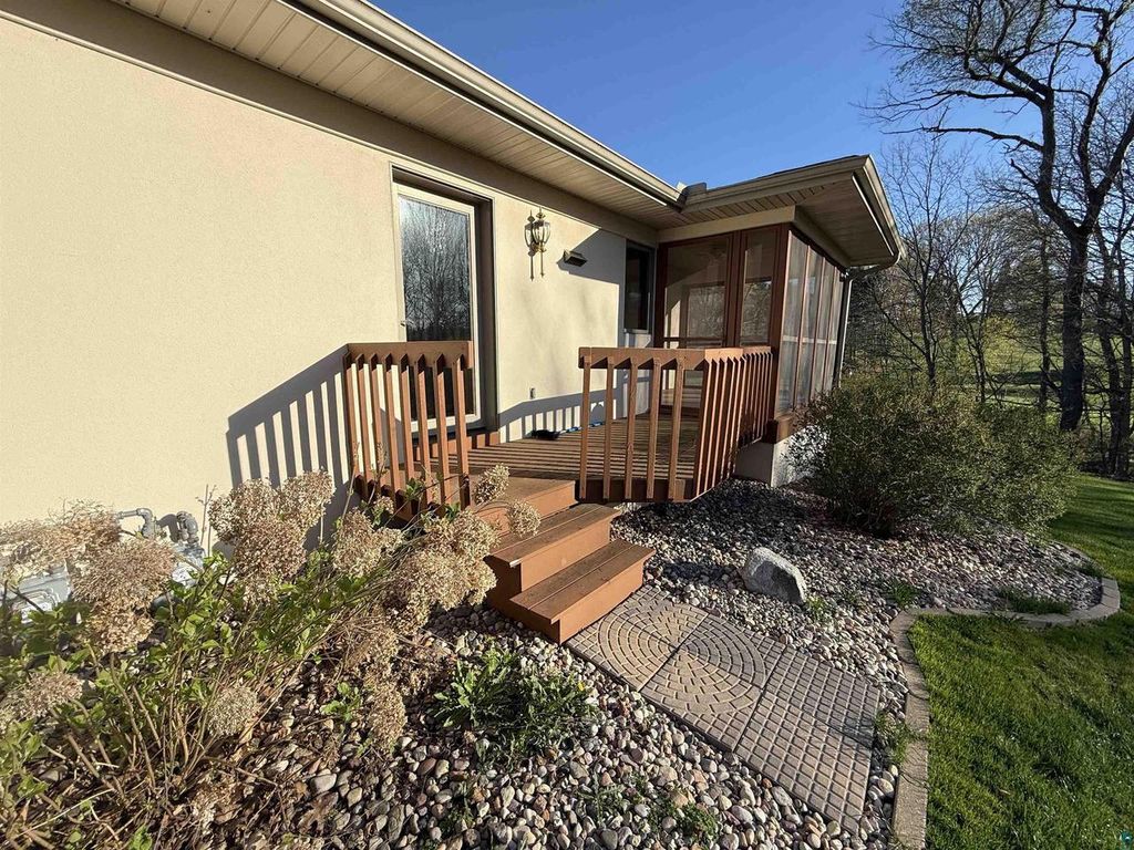Photo of 502 Spring Creek Cr Cir, WI 53913 (MLS # 6124752)