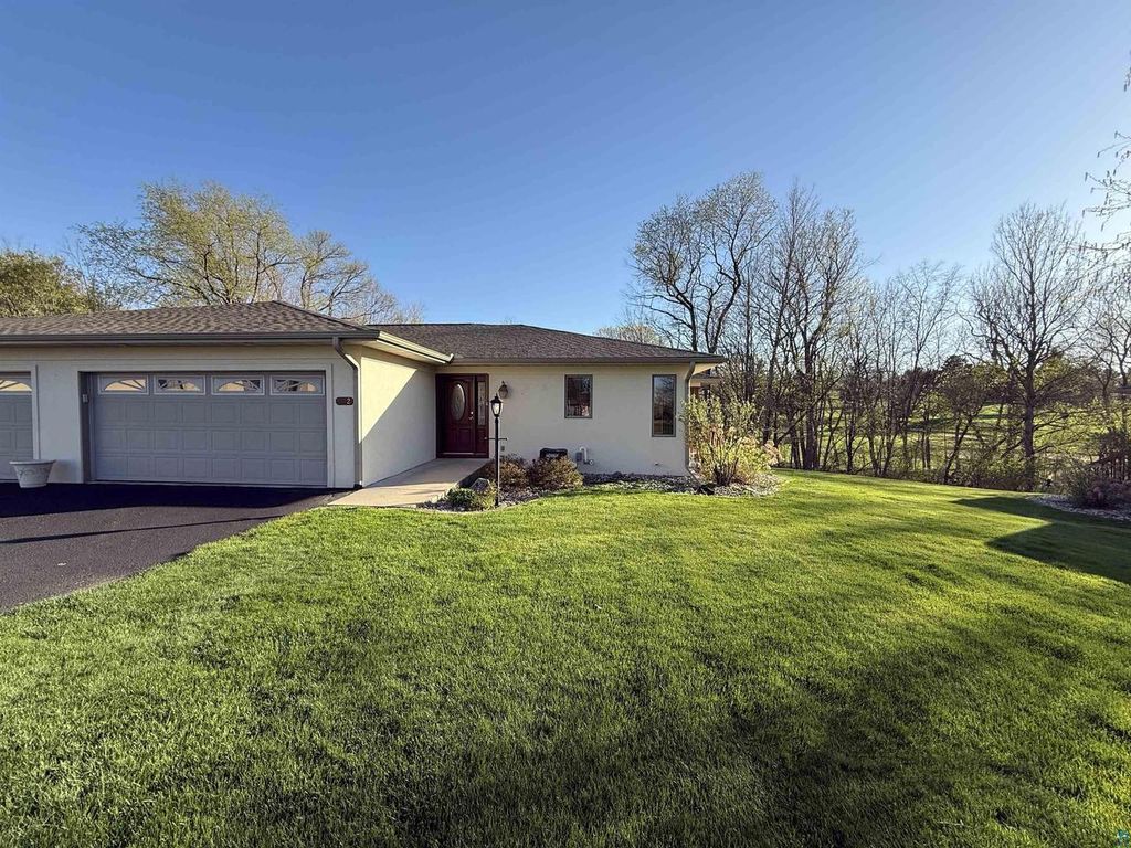 Photo of 502 Spring Creek Cr Cir, WI 53913 (MLS # 6124752)