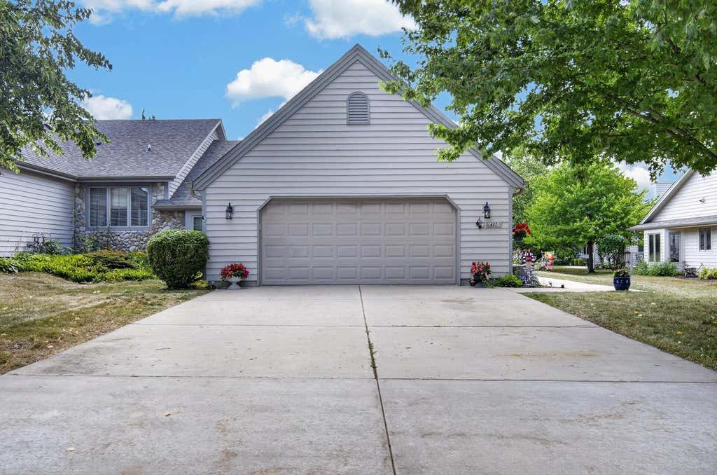 Photo of 402 Greenvalley DRIVE, Mount Pleasant, WI 53406 (MLS # 1973459)