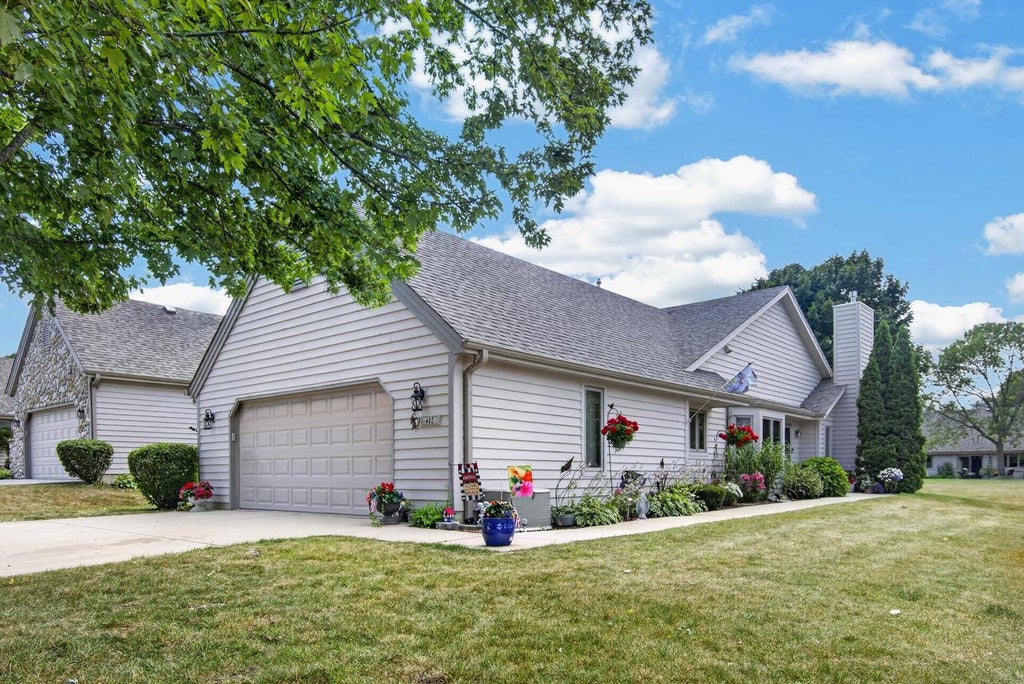Photo of 402 Greenvalley DRIVE, Mount Pleasant, WI 53406 (MLS # 1973459)