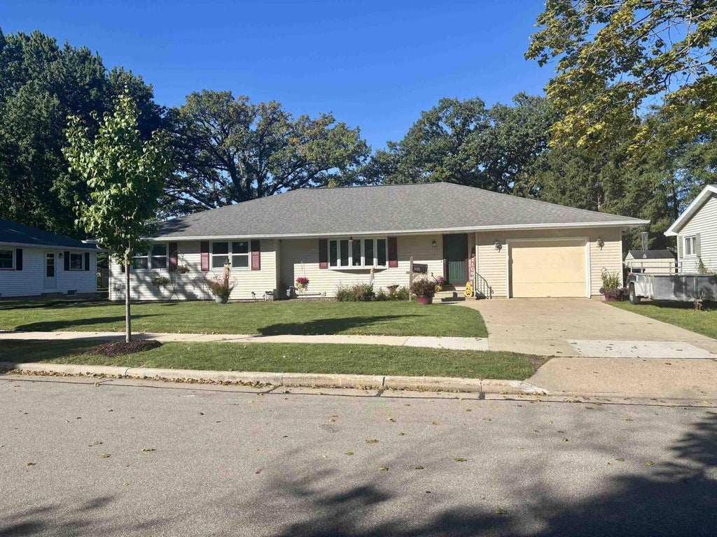 Photo of 135 N Meadow STREET, Oshkosh, WI 54902 (MLS # 50333692)