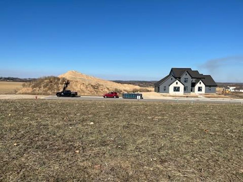 Photo of 5020 Homestretch DRIVE, Waunakee, WI 53597 (MLS # 2018575)