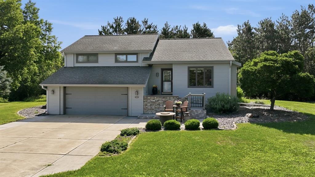 Photo of 2416 Aurora CIRCLE, Menomonie, WI 54751 (MLS # 1603565)
