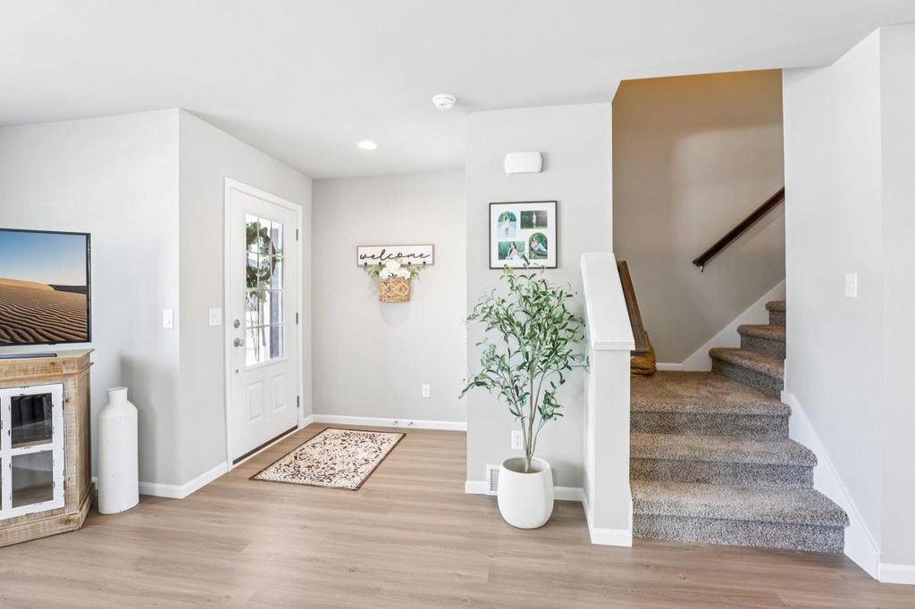 Photo of 432 Crusader POINT, Waunakee, WI 53597 (MLS # 2015911)