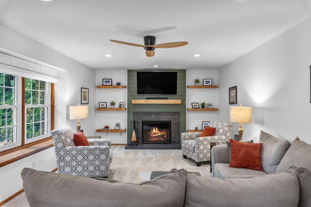 Photo of W170N5141 Fair Oak PARKWAY, Menomonee Falls, WI 53051 (MLS # 1974993)