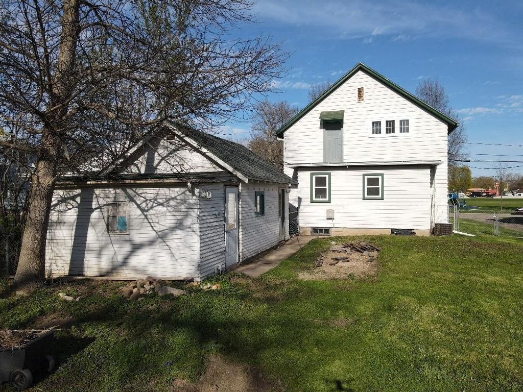 Photo of 716 de Pere STREET, Menasha, WI 54956 (MLS # 50324727)