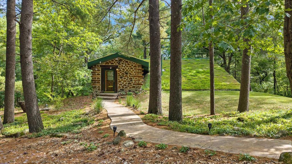 Photo of N7628 Industrial ROAD, Portage, WI 53901 (MLS # 2024950)