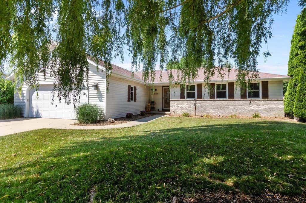 Photo of N9190 Jordan STREET, Appleton, WI 54915 (MLS # 50330153)