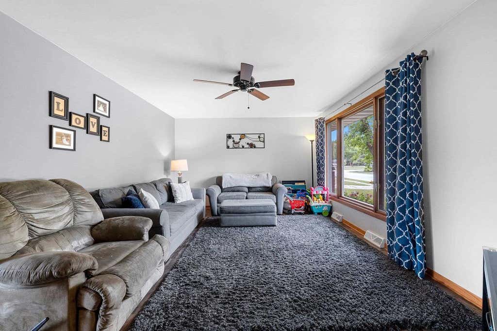 Photo of 742 Westwood DRIVE, De Pere, WI 54115 (MLS # 50330436)