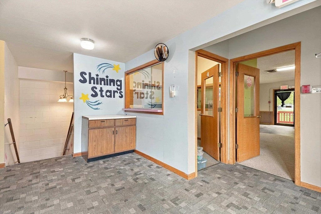 Photo of 1017 W Laurel STREET, Marshfield, WI 54449 (MLS # 22605328)