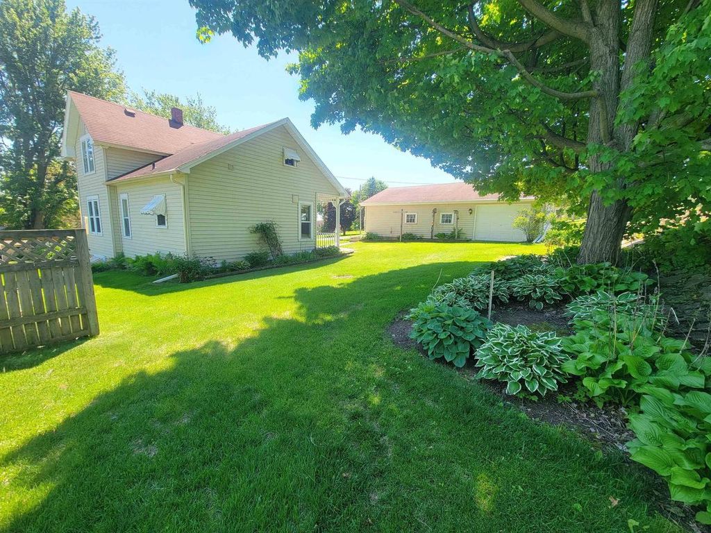 Photo of 108 Pearl STREET, Bear Creek, WI 54922 (MLS # 50326360)