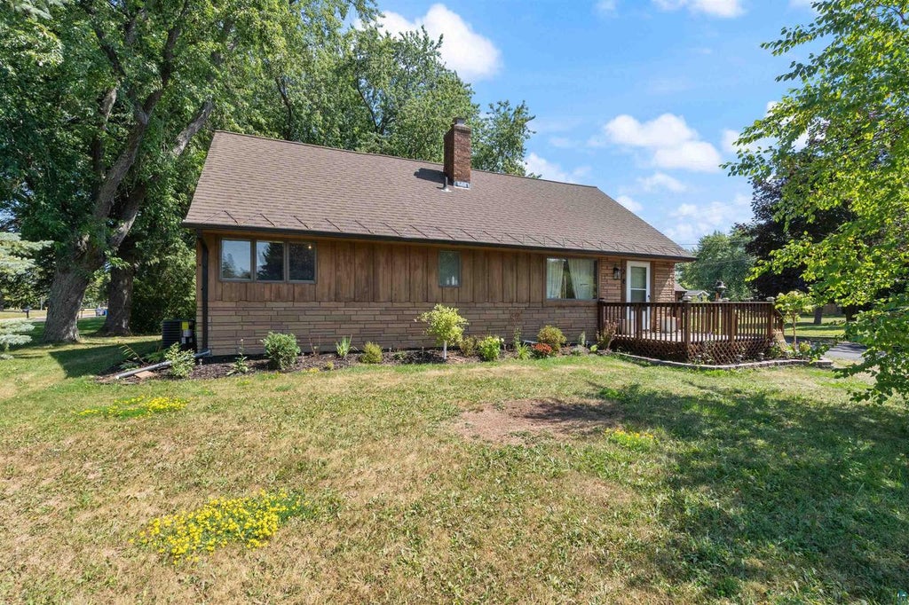 Photo of 2 Royalton ROAD, Superior, WI 55880 (MLS # 6127445)
