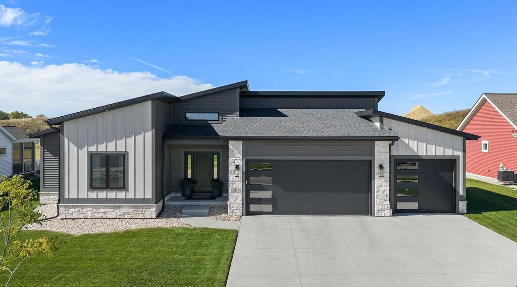 Photo of 2013 Paris LANE, Cottage Grove, WI 53527 (MLS # 2034466)