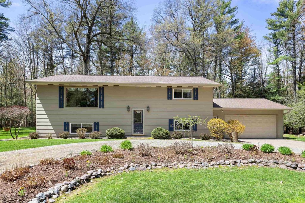 Photo of N1969 Keller ROAD, Marinette, WI 54143 (MLS # 50325651)