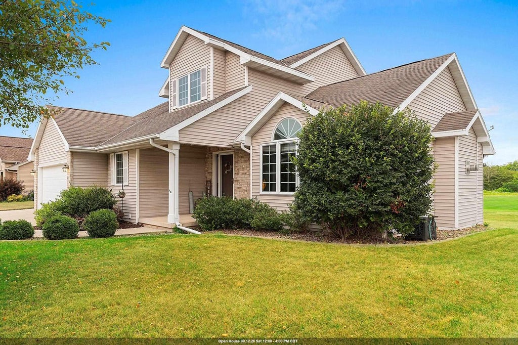 Photo of 465 Winding Waters WAY, De Pere, WI 54115 (MLS # 50331501)
