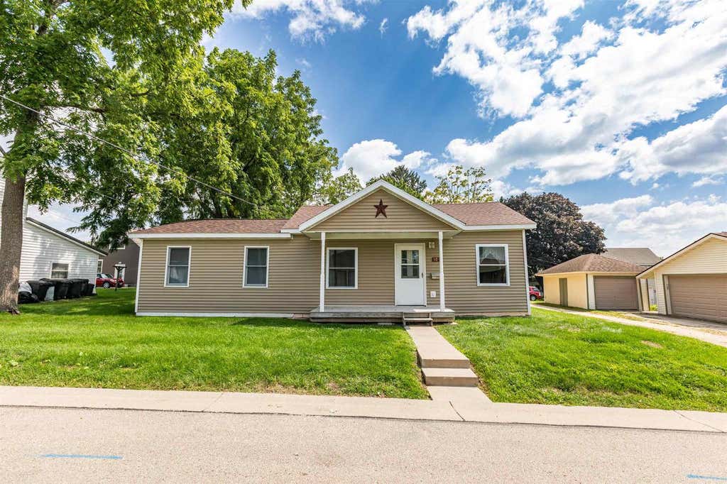 Photo of 109 N Rogers STREET, Dodgeville, WI 53533 (MLS # 2031187)