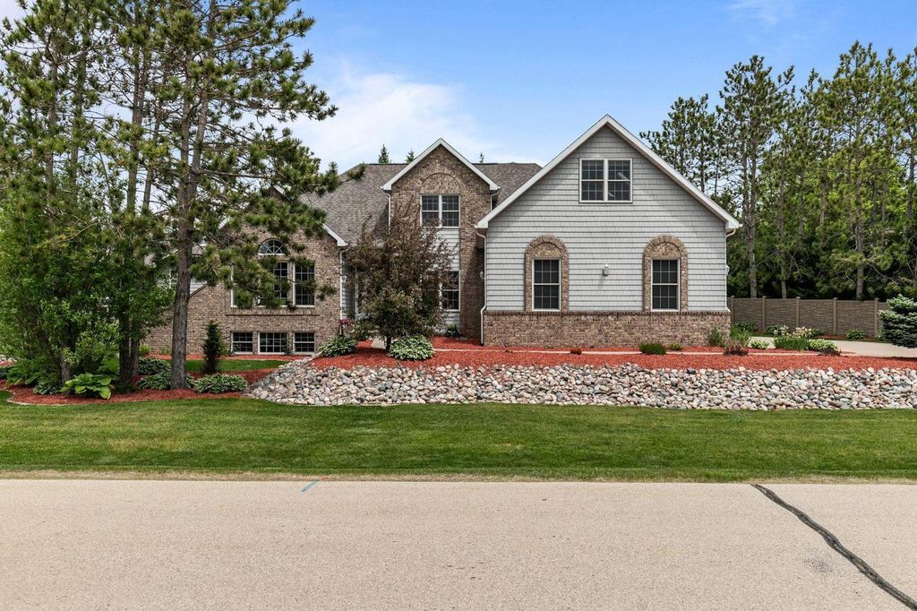 Photo of 421 S Pine Grove LANE, Hortonville, WI 54944 (MLS # 50321496)
