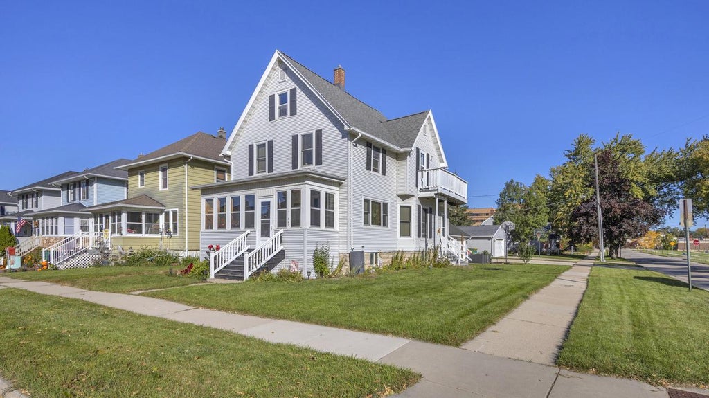 Photo of 421 E 2nd STREET, Fond Du Lac, WI 54935 (MLS # 1983948)
