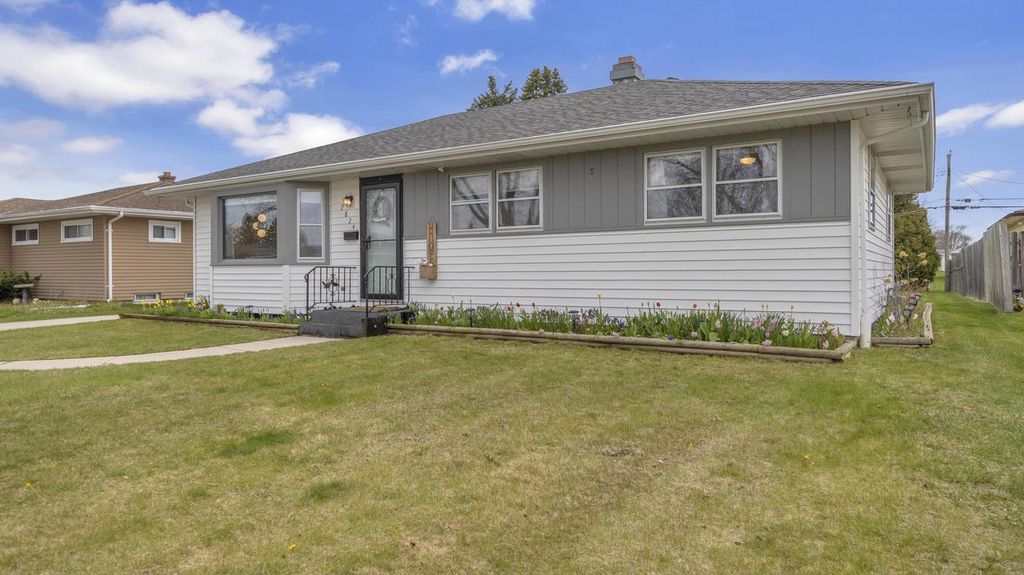 Photo of 2824 S 15th STREET, Sheboygan, WI 53081 (MLS # 1960494)