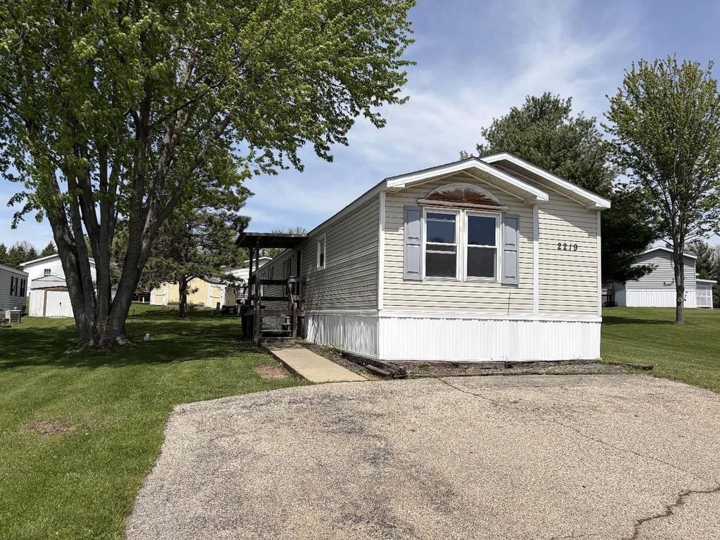 Photo of 2219 Haven LANE, Monroe, WI 53566 (MLS # 2021859)