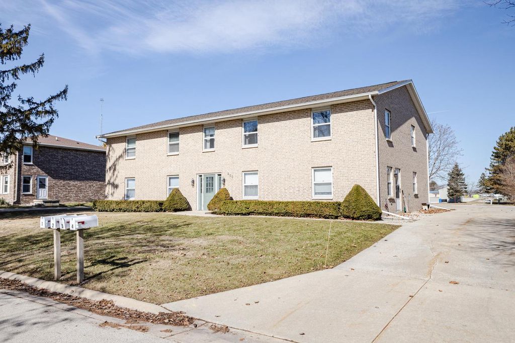 Photo of 400 Franklin STREET #1-4, Watertown, WI 53094 (MLS # 1951487)