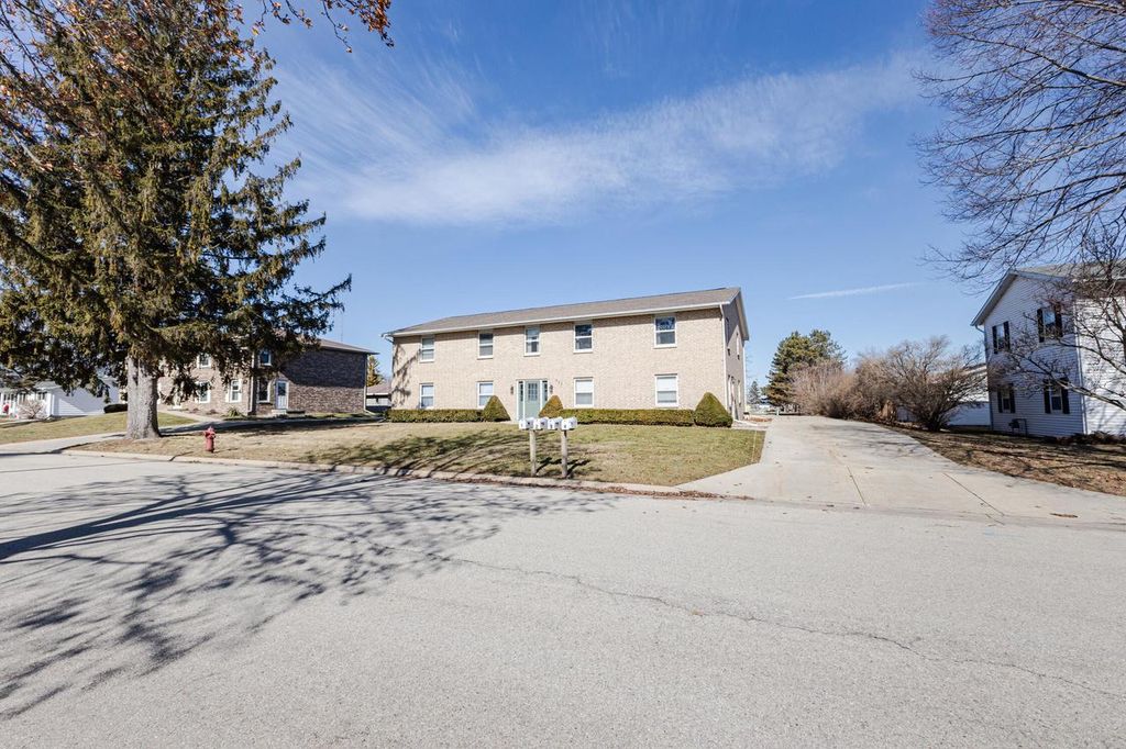 Photo of 400 Franklin STREET #1-4, Watertown, WI 53094 (MLS # 1951487)