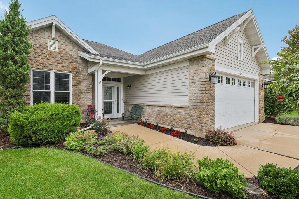 Photo of 419 Bella WAY, Sun Prairie, WI 53590 (MLS # 2033143)