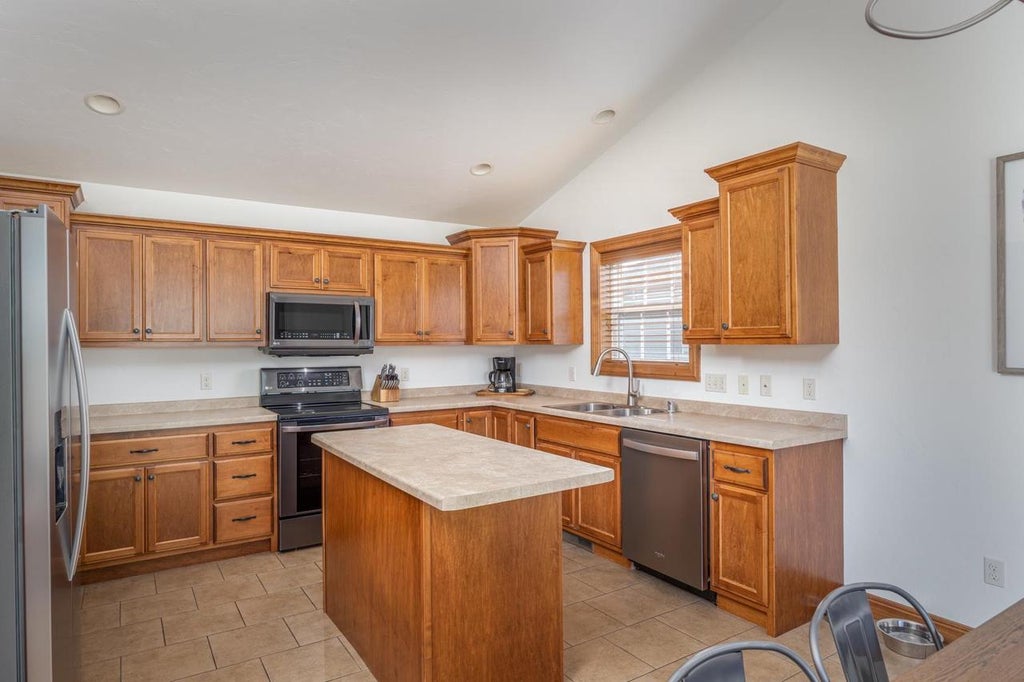 Photo of 1124 Bobby COURT, Appleton, WI 54915 (MLS # 50331486)
