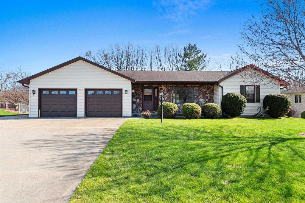 Photo of 2234 Jen Rae ROAD, Green Bay, WI 54311 (MLS # 50324106)