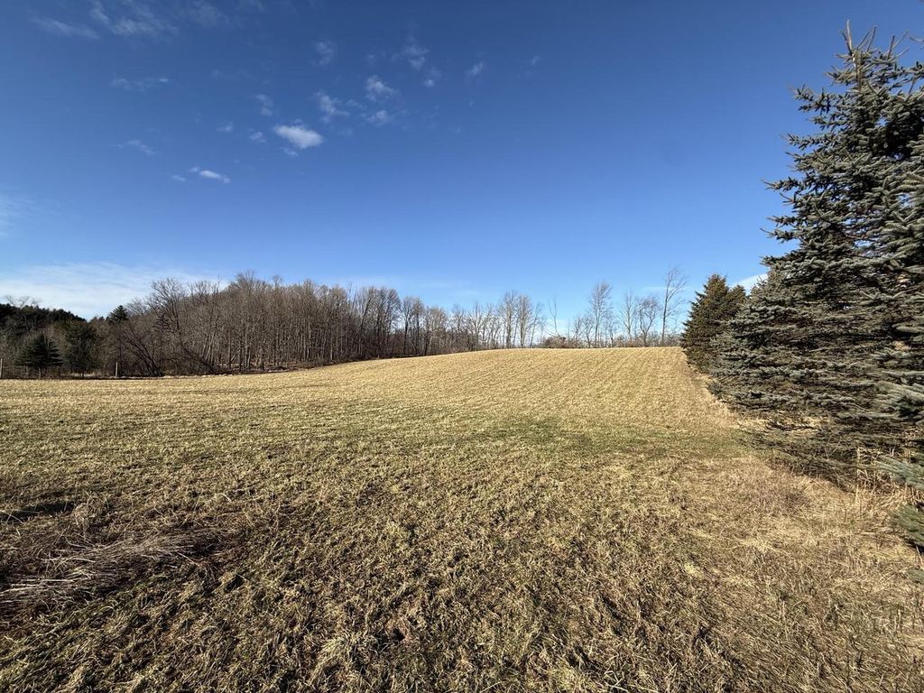 Photo of Lt2 E Hawthorne DRIVE #CSM4314, Saukville, WI 53080 (MLS # 1944036)