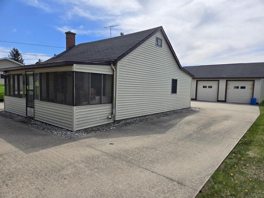 Photo of 2020 Herman ROAD, Manitowoc, WI 54220 (MLS # 50324911)